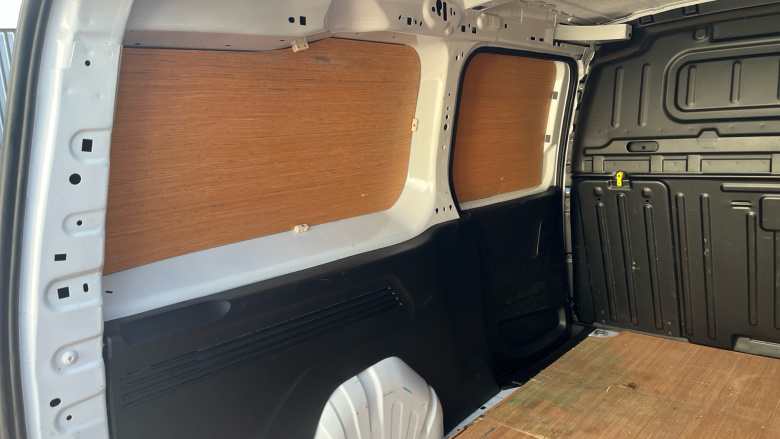 Peugeot Partner Long Diesel 950 1.5 BlueHDi 100 Professional Premium + Van